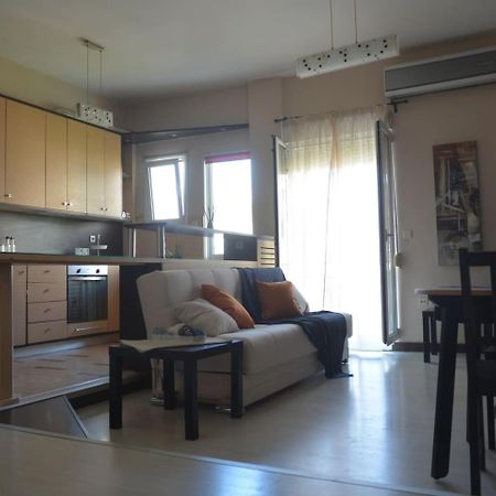 Modern Apartment, 5΄ Walk From Central Metro Station Athén Kültér fotó