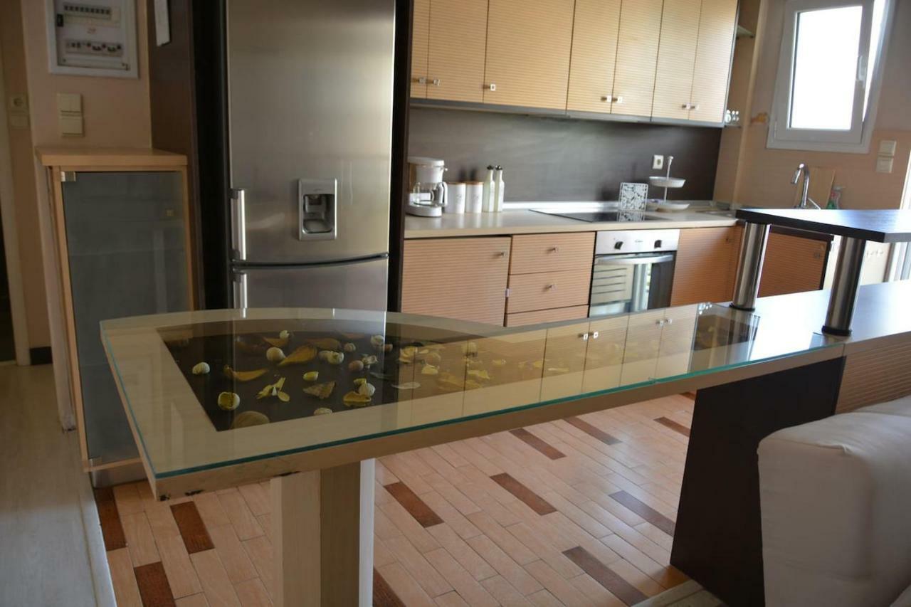 Modern Apartment, 5΄ Walk From Central Metro Station Athén Kültér fotó
