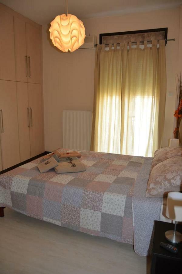 Modern Apartment, 5΄ Walk From Central Metro Station Athén Kültér fotó