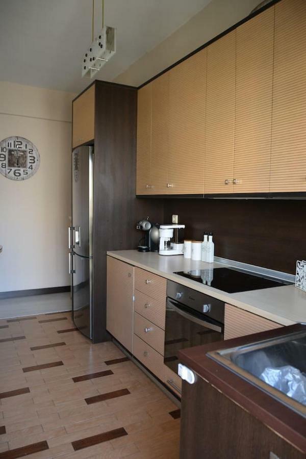 Modern Apartment, 5΄ Walk From Central Metro Station Athén Kültér fotó