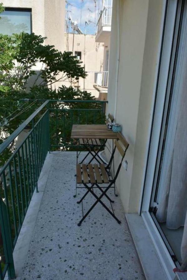 Modern Apartment, 5΄ Walk From Central Metro Station Athén Kültér fotó